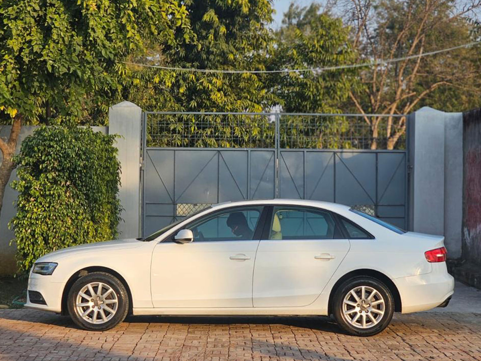 Car Image 11
