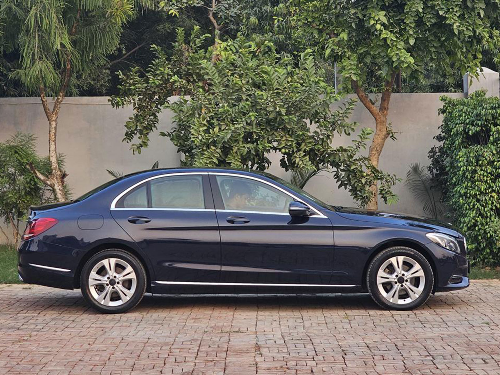 Car Image 19
