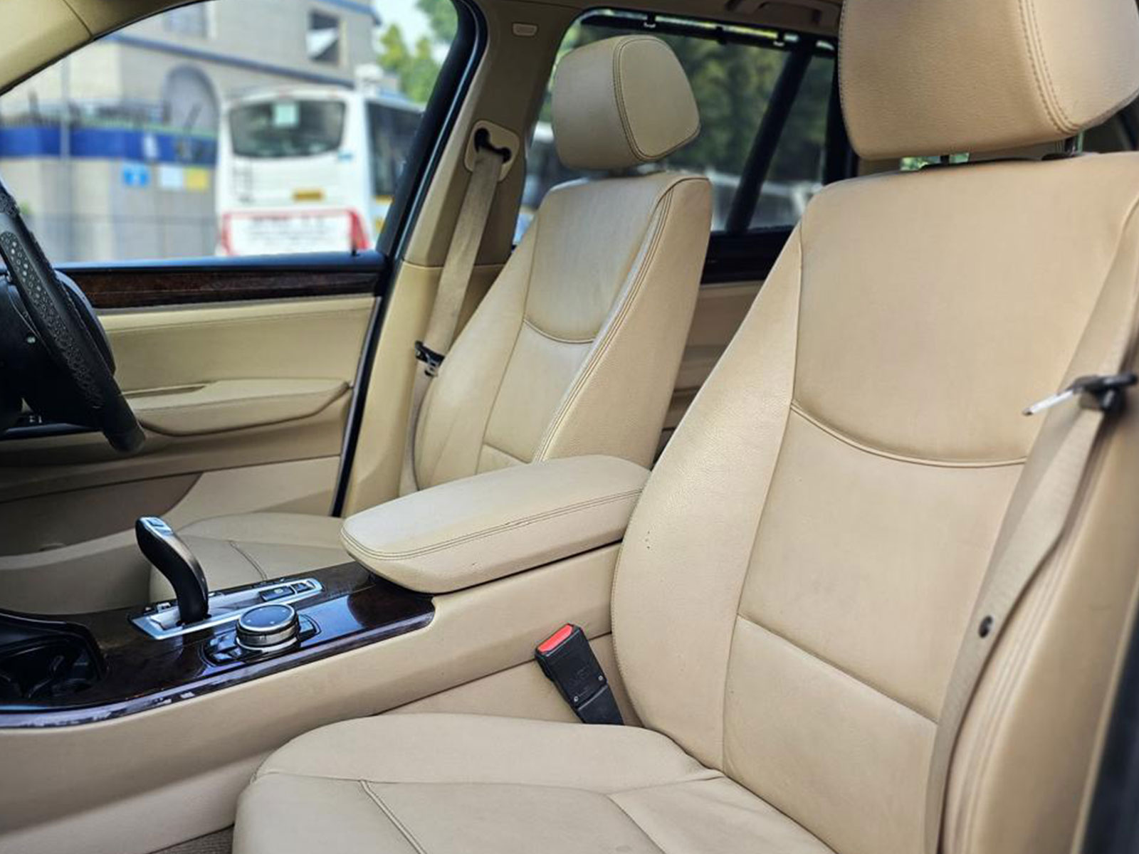 Car Image 36