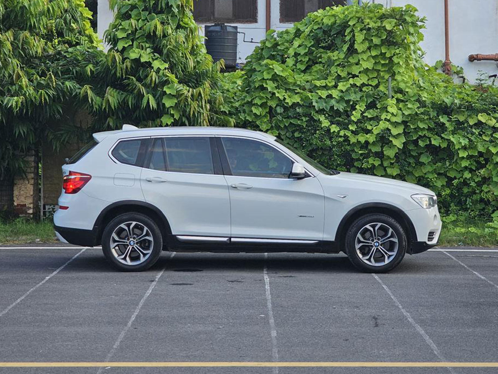 Car Image 30