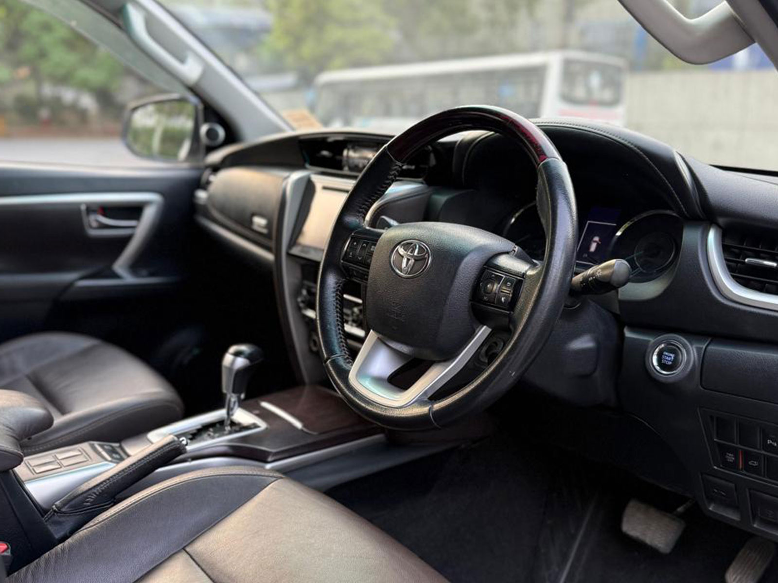 Car Image 72